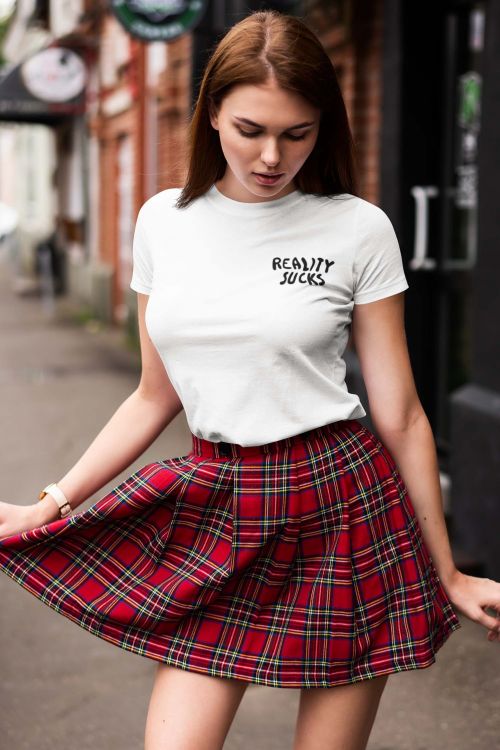 T-shirt Reality Sucks