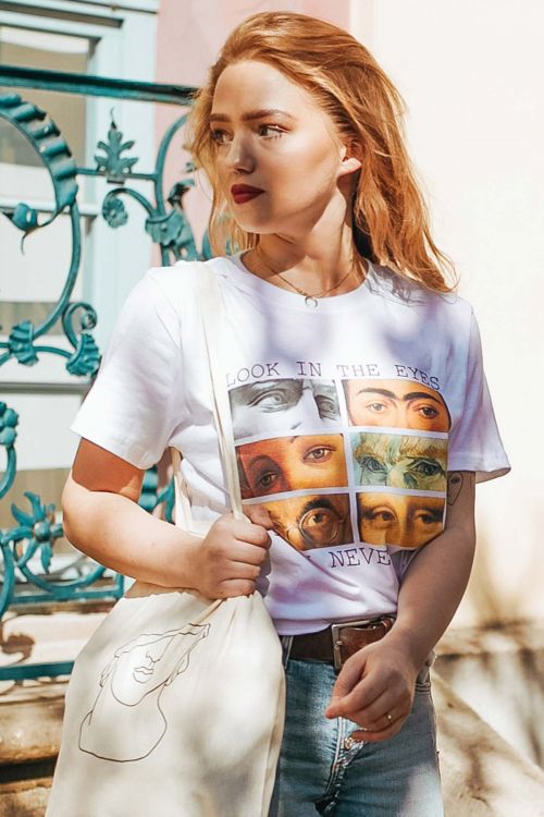 T-shirt Look in the eyes