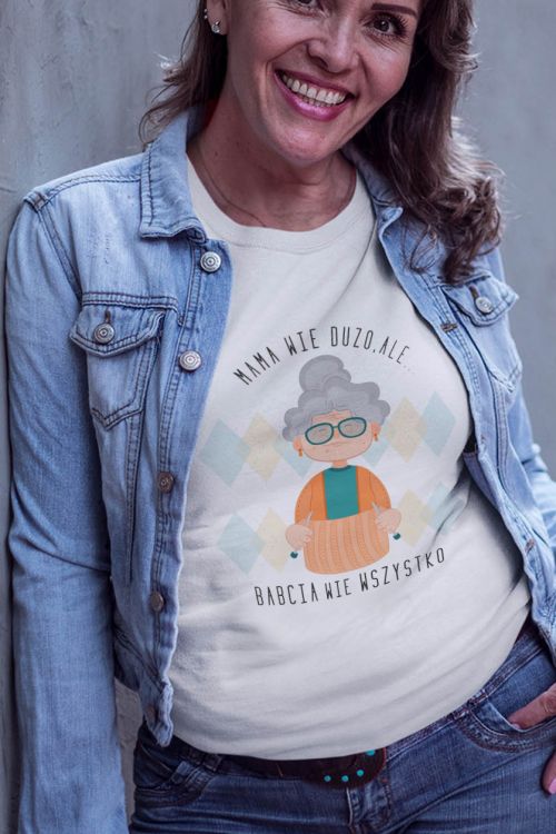 T-shirt Babcia wie wszystko