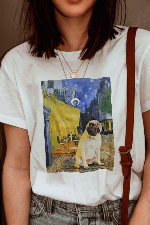 T-shirt Pug in the cafe