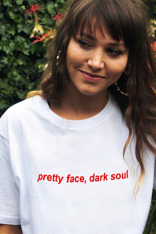 T-shirt Pretty face dark soul