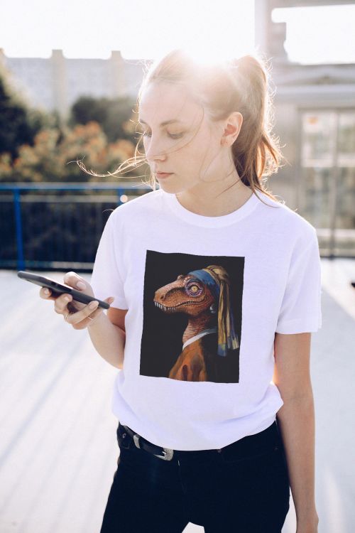 T-shirt A girl with a pearl dinosaur