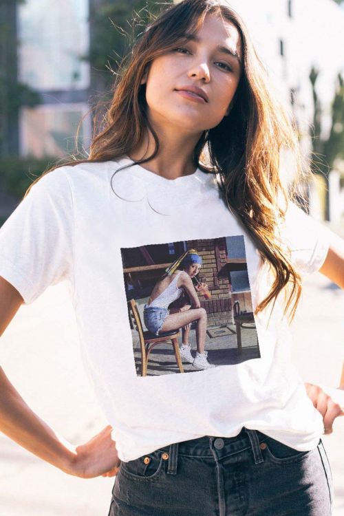 T-shirt Girl With Juice