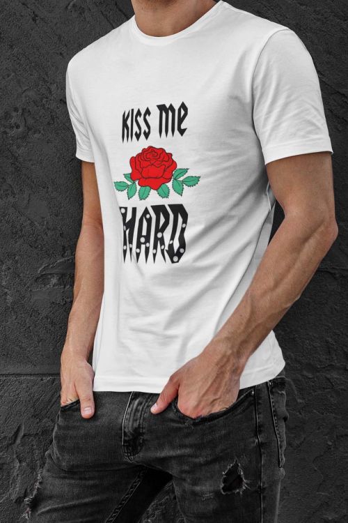 T-shirt Kiss Me Hard