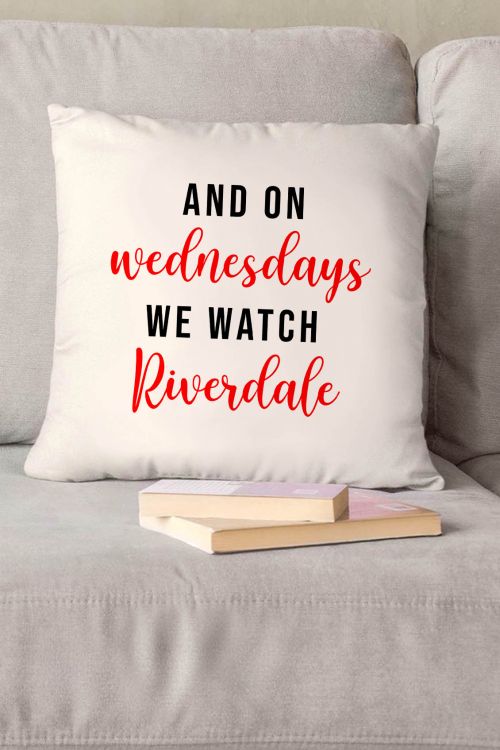 Poduszka bawełniana Canvas We Watch Riverdale