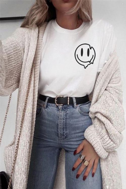 T-shirt Smile Hand Draw