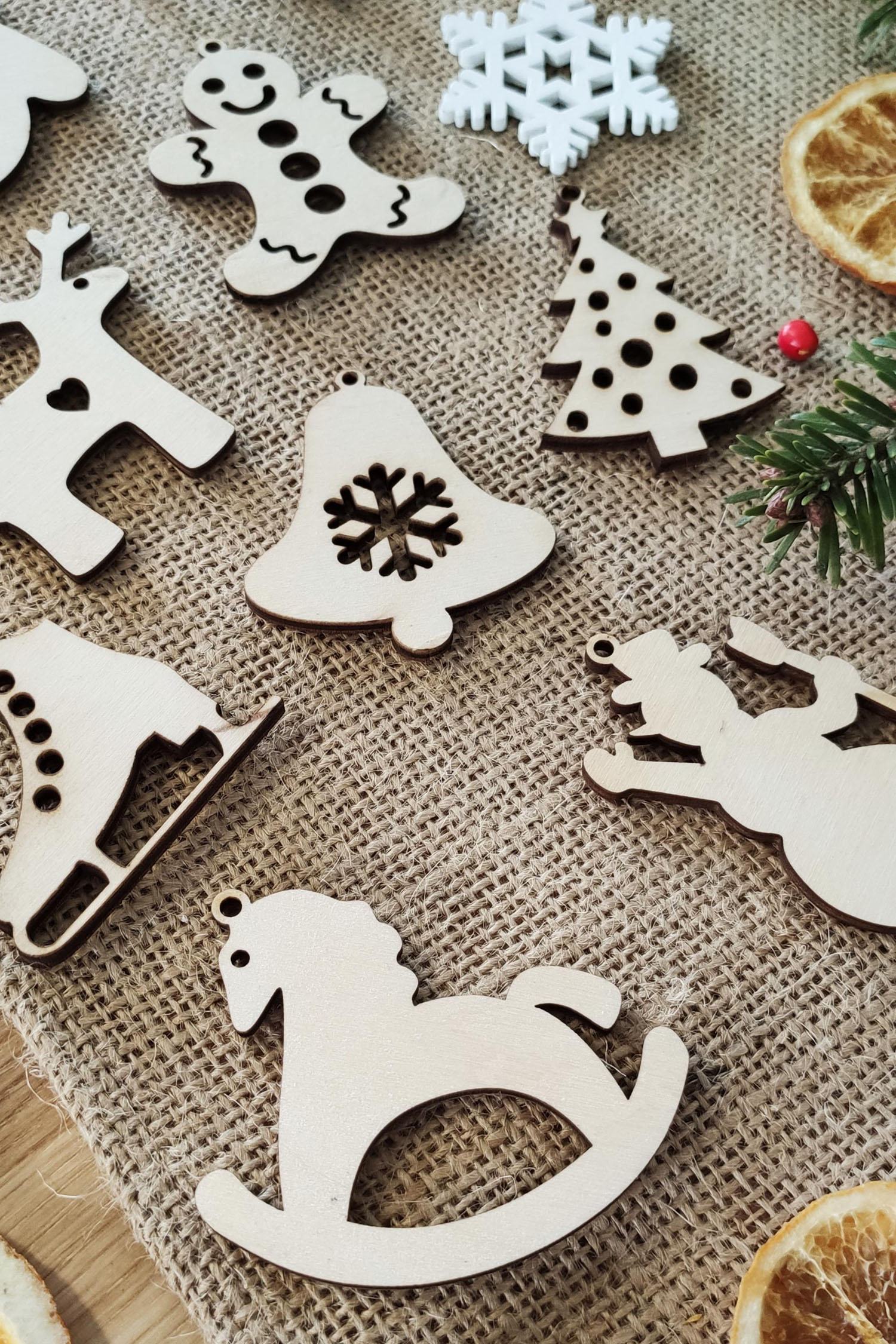 Zawieszka ze sklejki Bałwanek