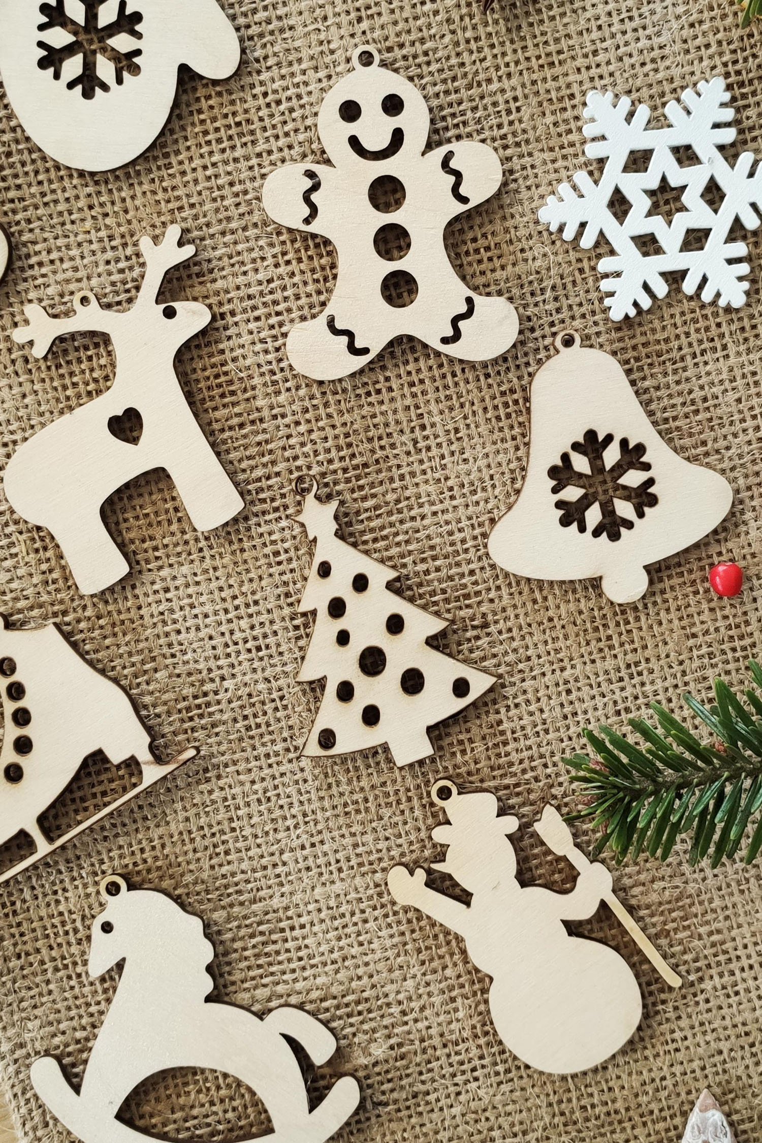 Zawieszka ze sklejki Bałwanek