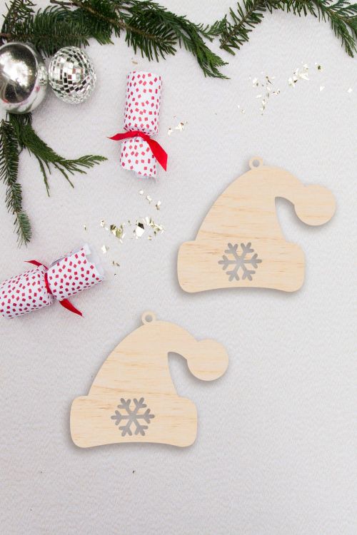 Zawieszka ze sklejki Czapka