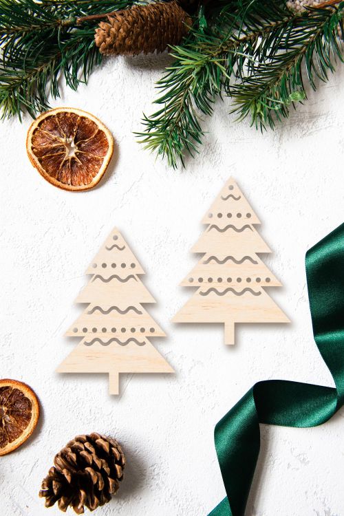 Zawieszka ze sklejki Choinka z łańcuchem