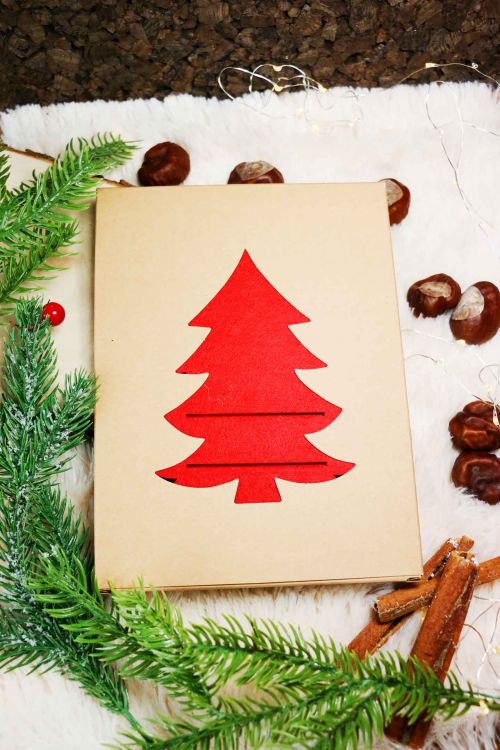 Zestaw 4 podkładek pod sztućce Choinki Czerwone