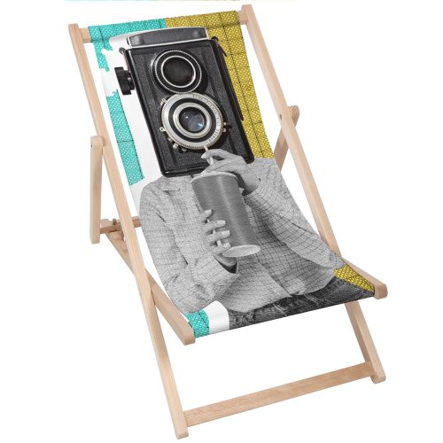 Leżak klasyczny Woman With a Vintage Camera